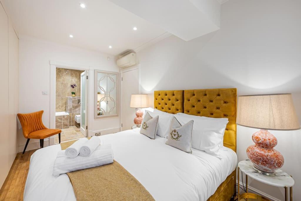 Chic Belgravia Hideaway With Private Patio 10 Mins To Harrods Londra Exterior foto