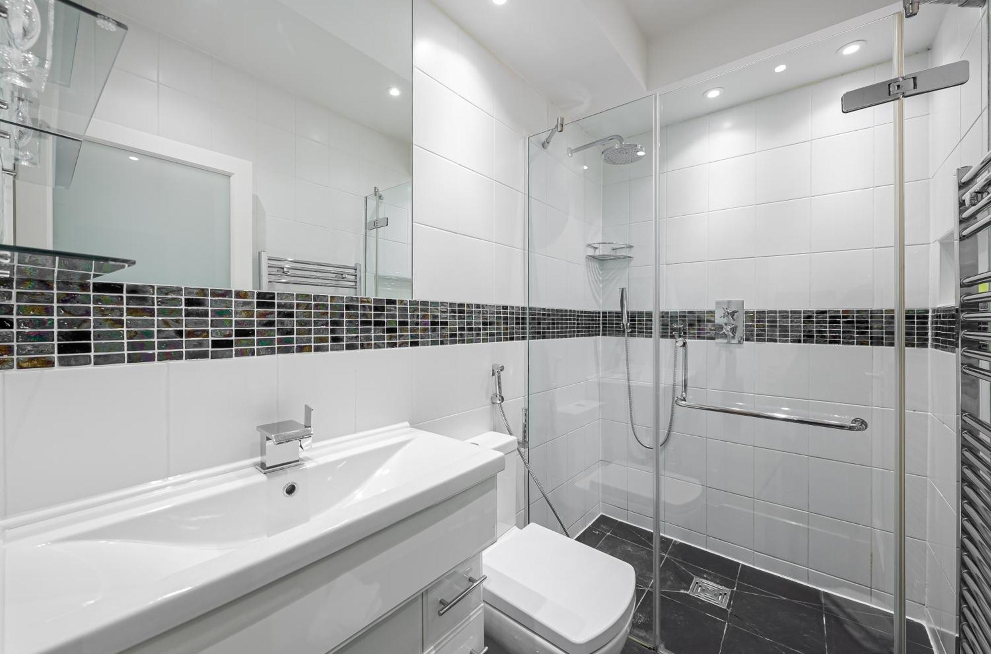 Chic Belgravia Hideaway With Private Patio 10 Mins To Harrods Londra Exterior foto