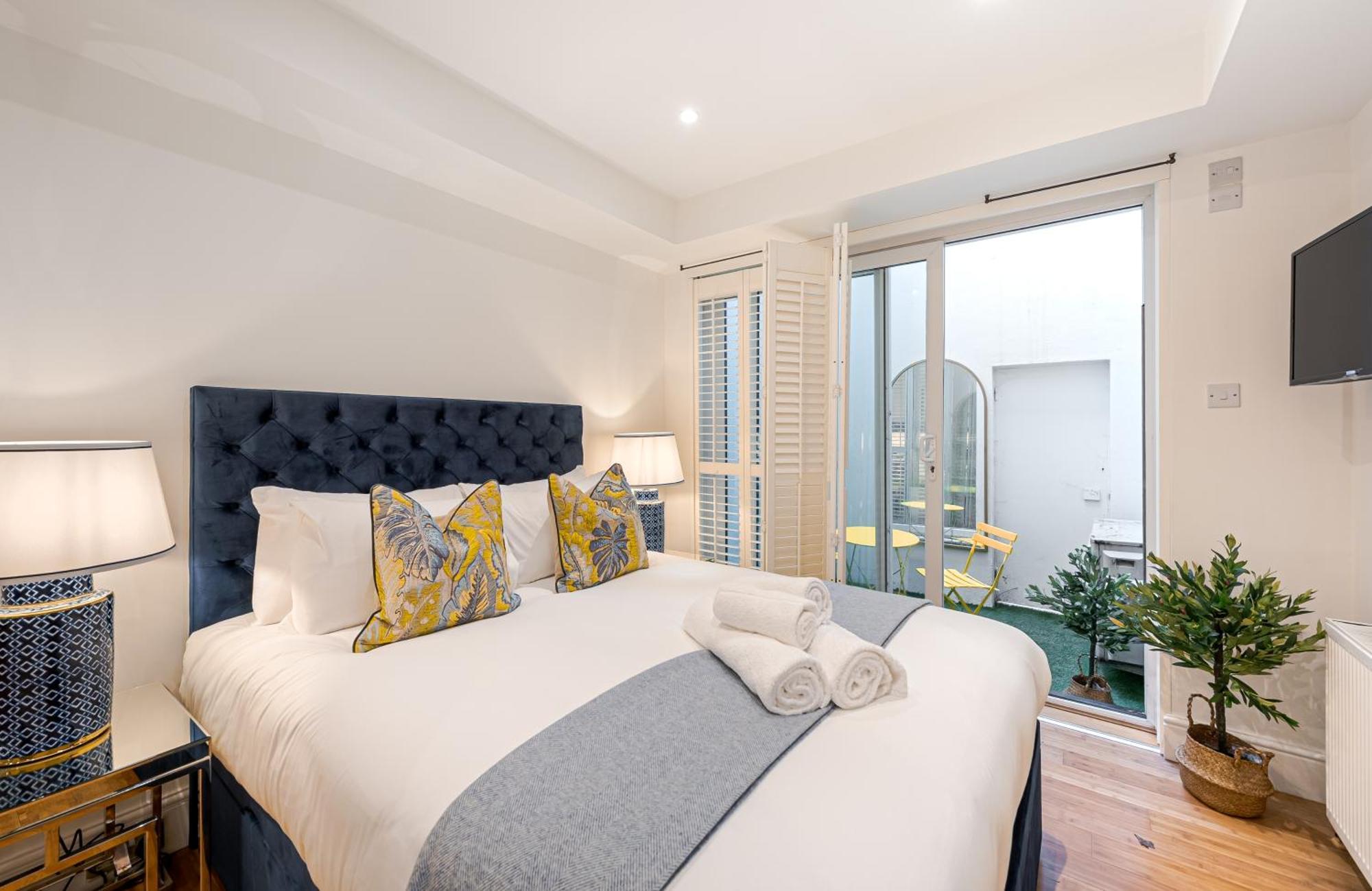 Chic Belgravia Hideaway With Private Patio 10 Mins To Harrods Londra Exterior foto