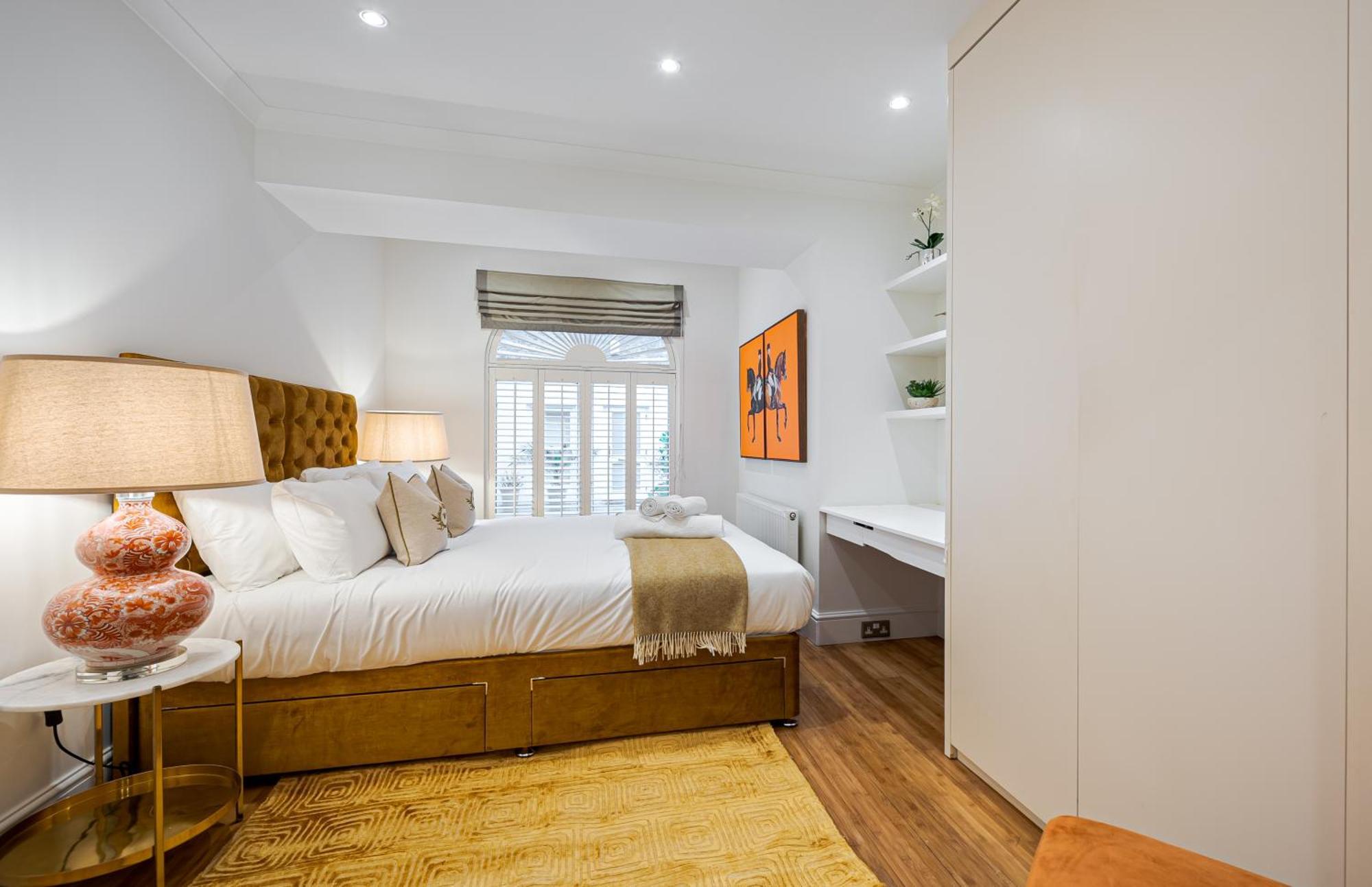 Chic Belgravia Hideaway With Private Patio 10 Mins To Harrods Londra Exterior foto