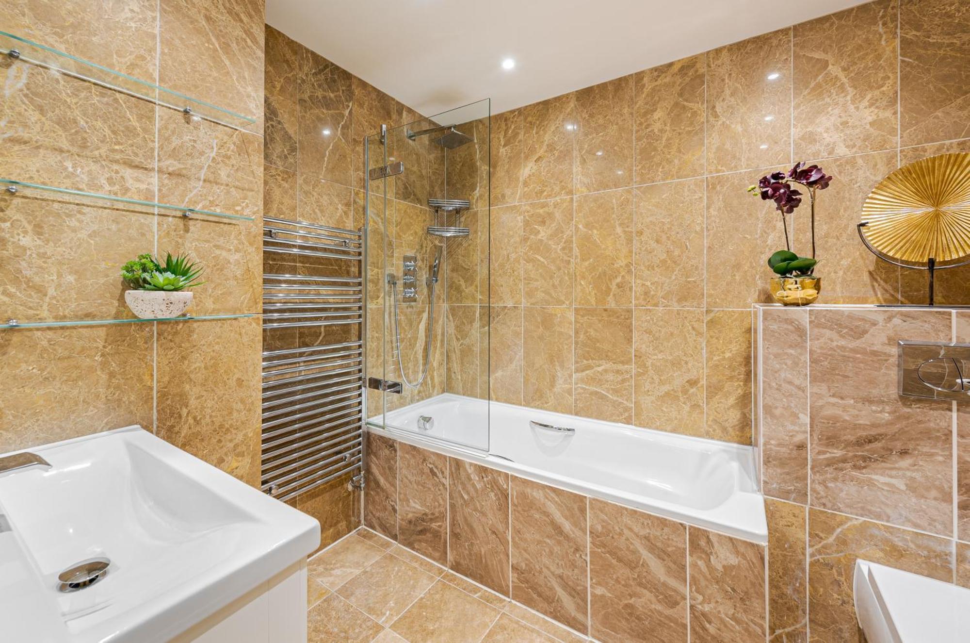 Chic Belgravia Hideaway With Private Patio 10 Mins To Harrods Londra Exterior foto