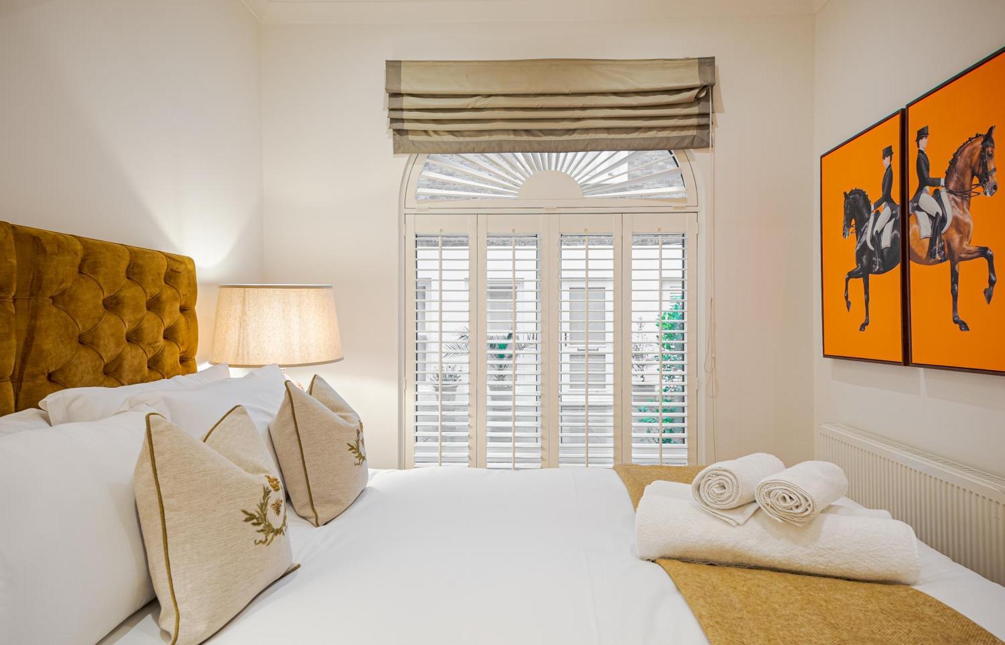 Chic Belgravia Hideaway With Private Patio 10 Mins To Harrods Londra Exterior foto