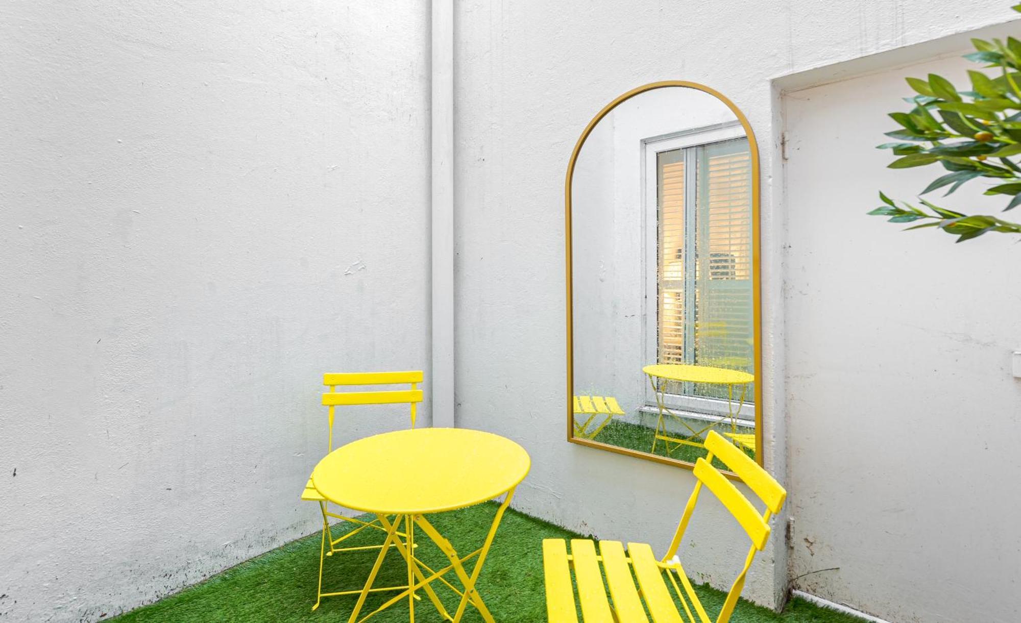 Chic Belgravia Hideaway With Private Patio 10 Mins To Harrods Londra Exterior foto